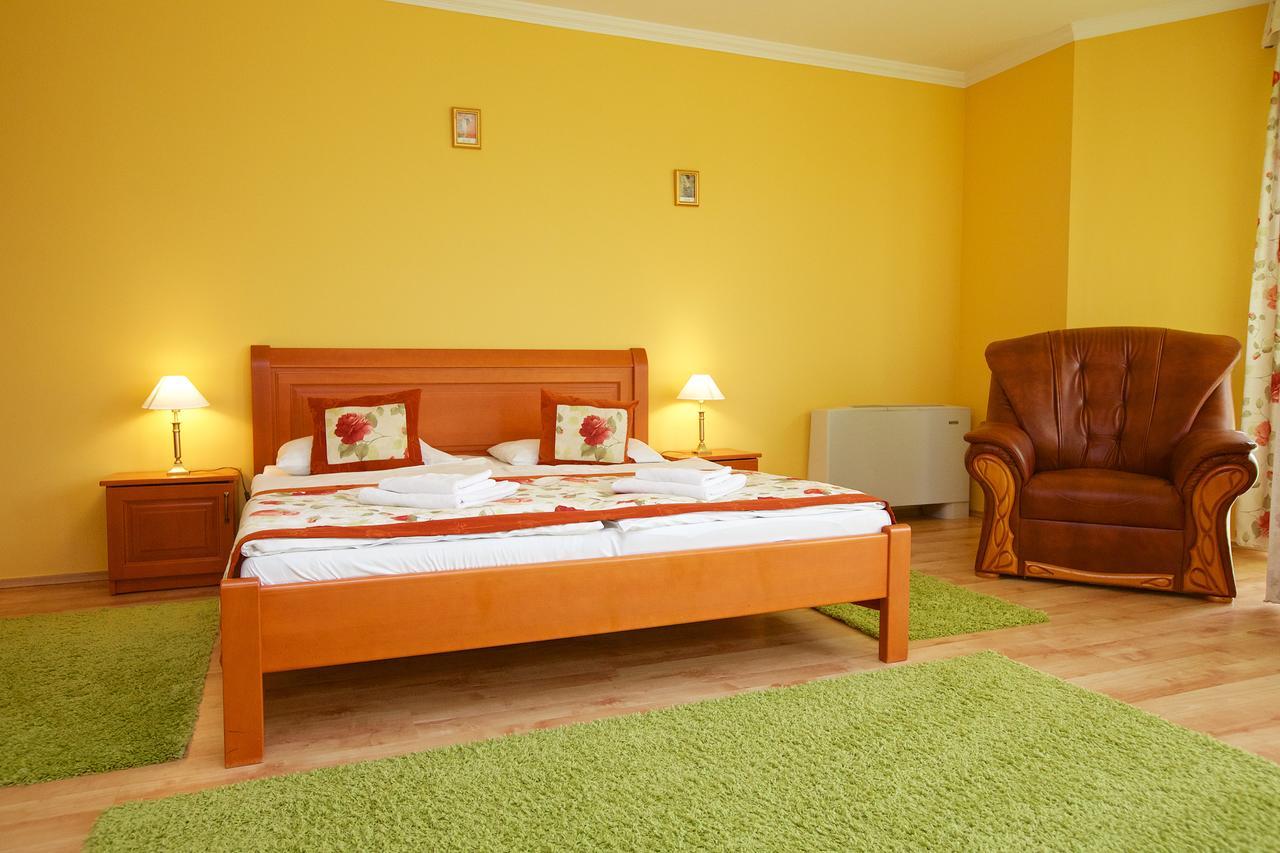 Hotel Járja Hajdúszoboszló Esterno foto
