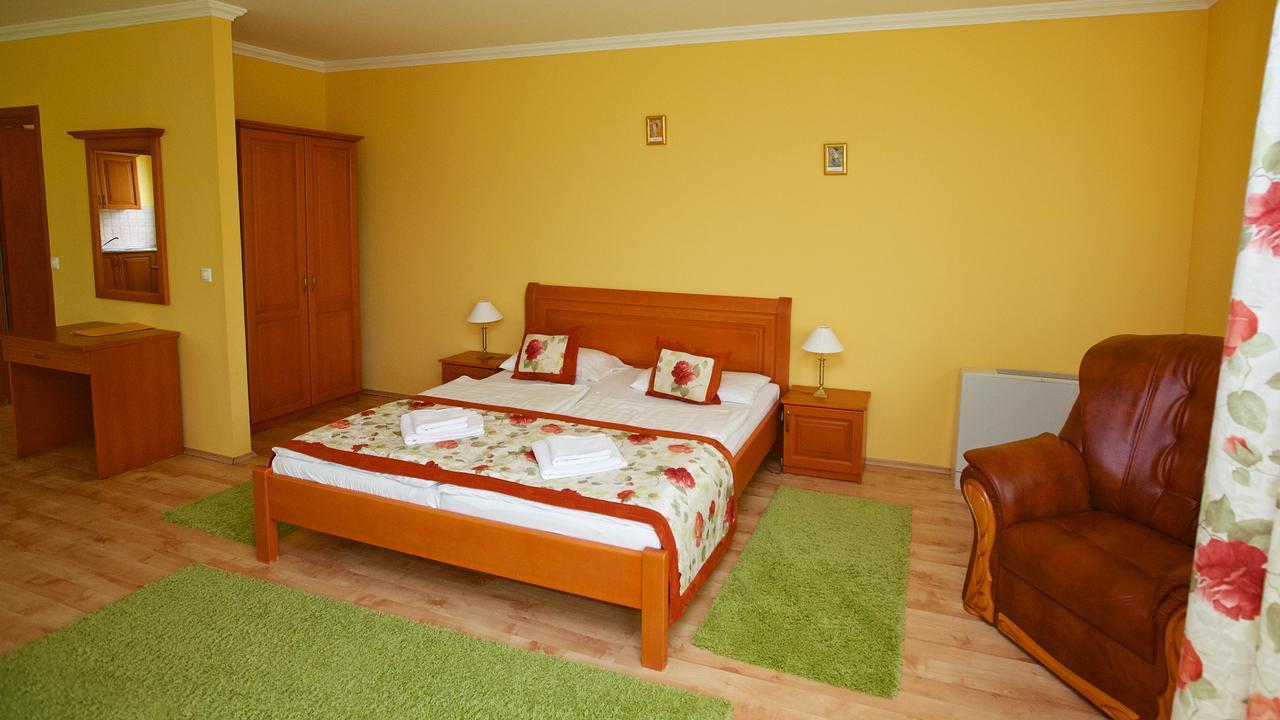 Hotel Járja Hajdúszoboszló Esterno foto
