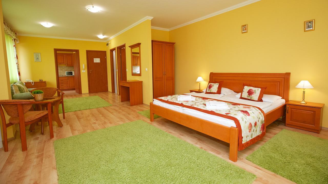 Hotel Járja Hajdúszoboszló Esterno foto